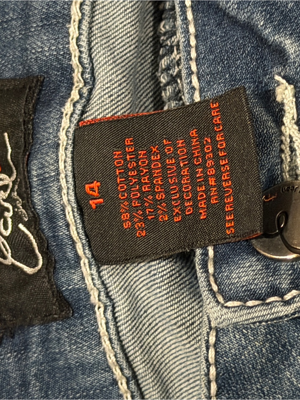 Earl Jean Rhinestone Flap Pocket Capri Jeans 14 - Picture 3 of 9